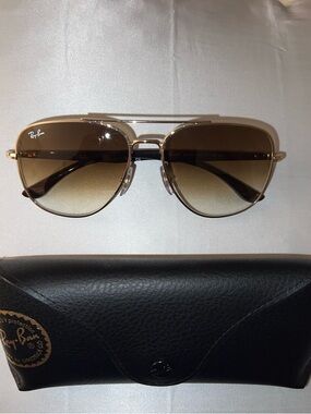 Ray-Ban Gold Frame Brown Gradient Aviator Sunglasses